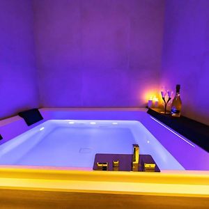 Elite Accommodations & Hydromassage Pool